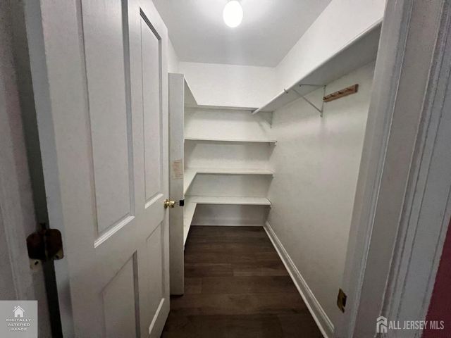 31 Parkerson Rd, Edison, NJ 08817