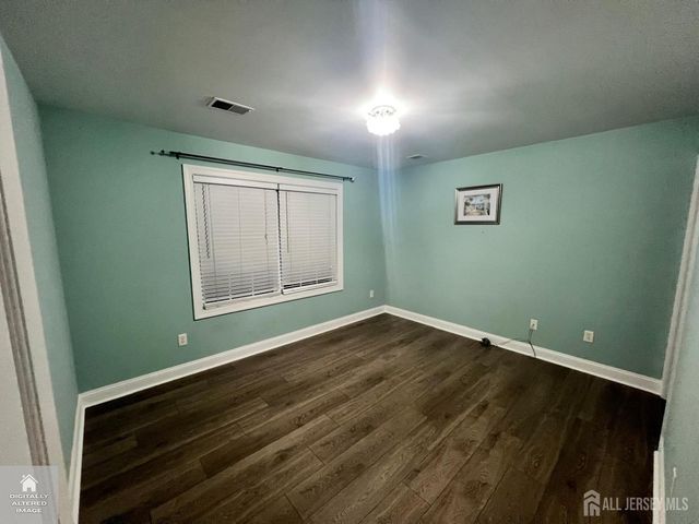 31 Parkerson Rd, Edison, NJ 08817