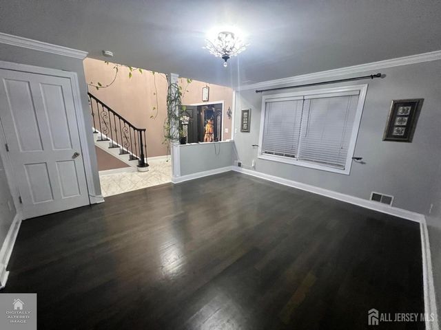 31 Parkerson Rd, Edison, NJ 08817