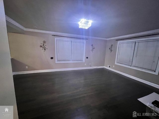31 Parkerson Rd, Edison, NJ 08817