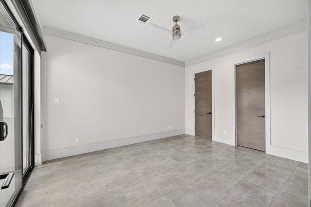 14 Kingscote Way, The Woodlands, TX 77382