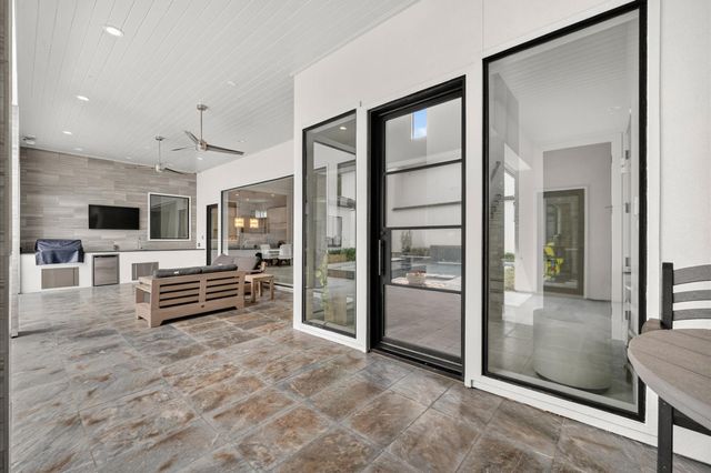 14 Kingscote Way, The Woodlands, TX 77382
