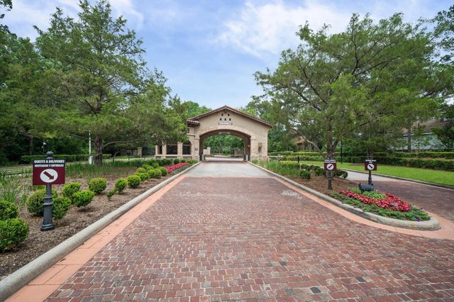 14 Kingscote Way, The Woodlands, TX 77382