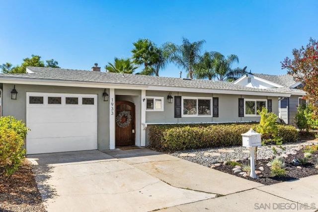 1933 Golden Circle, Escondido, CA 92026