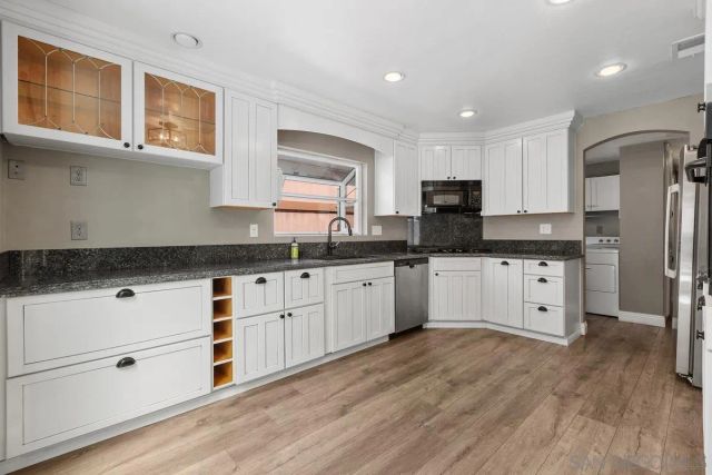 1933 Golden Circle, Escondido, CA 92026