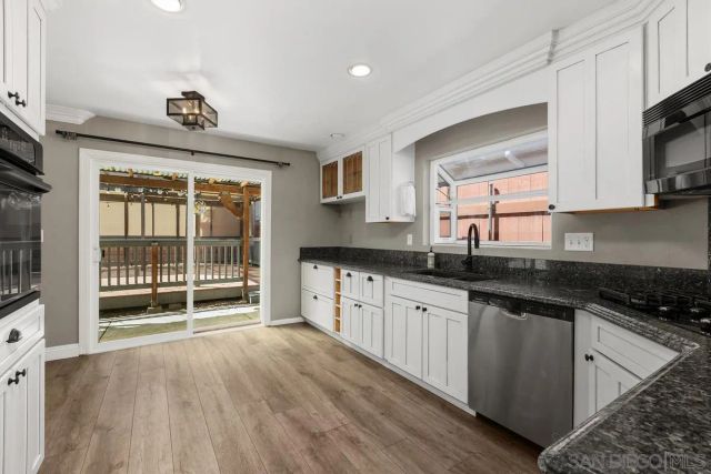 1933 Golden Circle, Escondido, CA 92026