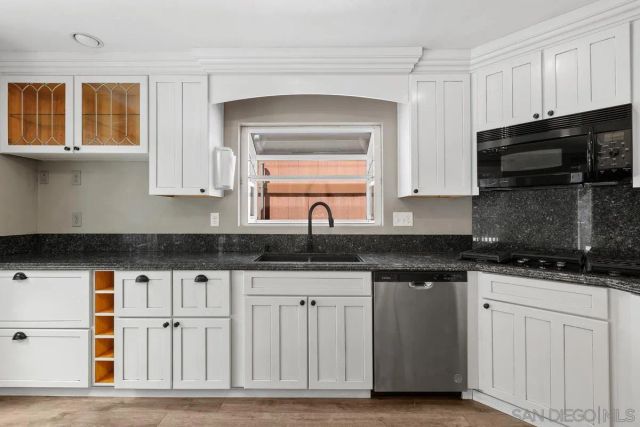 1933 Golden Circle, Escondido, CA 92026