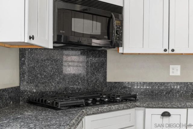 1933 Golden Circle, Escondido, CA 92026