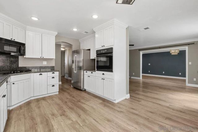 1933 Golden Circle, Escondido, CA 92026