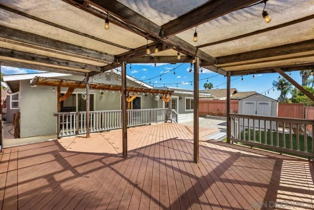 1933 Golden Circle, Escondido, CA 92026