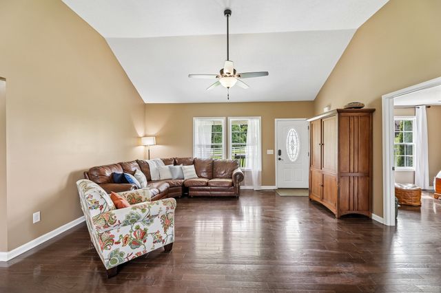 1259 N Corinth Rd, Portland, TN 37148