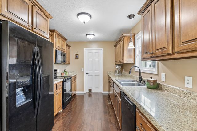1259 N Corinth Rd, Portland, TN 37148