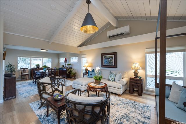 6046 Haleola Street, Honolulu, HI 96821