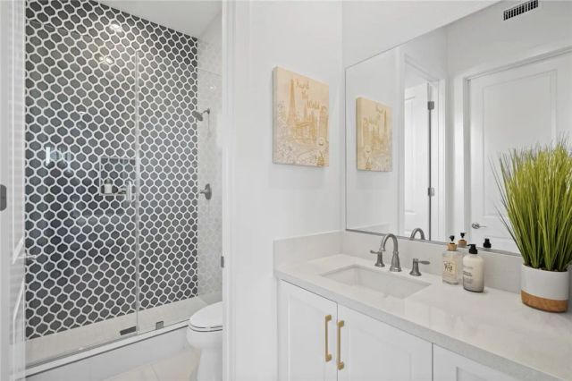 20133 Galway Ln, Porter Ranch, CA 91326