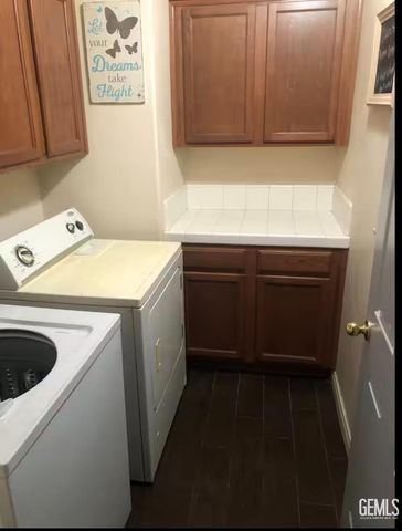 2307 Trentino Avenue, Bakersfield, CA 93313