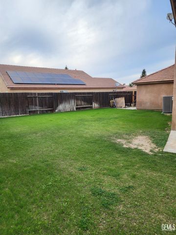 2307 Trentino Avenue, Bakersfield, CA 93313