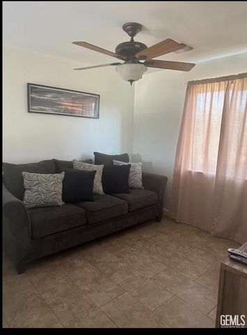 2307 Trentino Avenue, Bakersfield, CA 93313