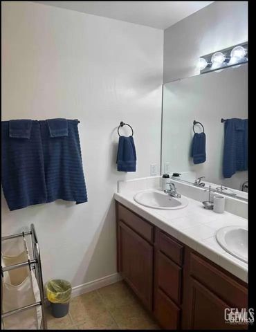 2307 Trentino Avenue, Bakersfield, CA 93313