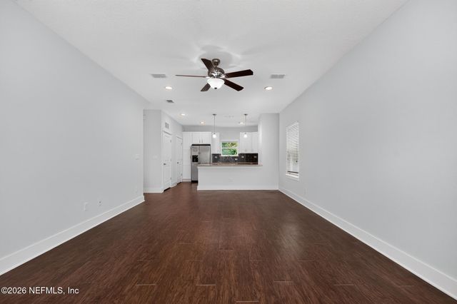 843 3RD Avenue S, Jacksonville Beach, FL 32250