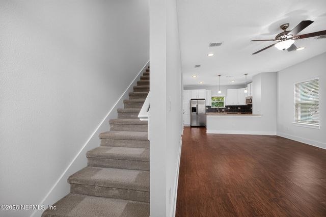 843 3RD Avenue S, Jacksonville Beach, FL 32250