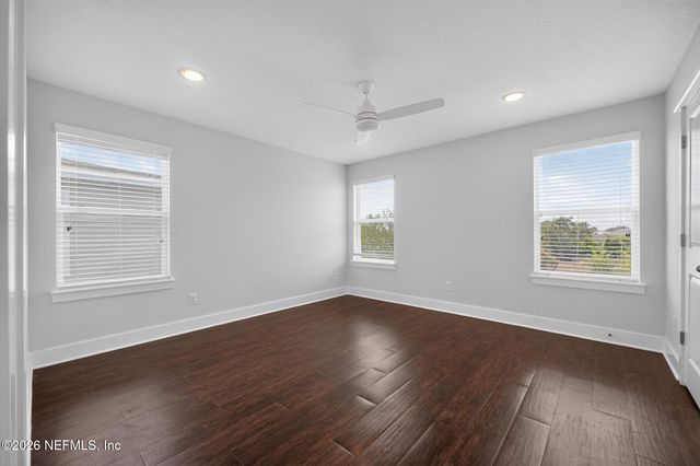 843 3RD Avenue S, Jacksonville Beach, FL 32250