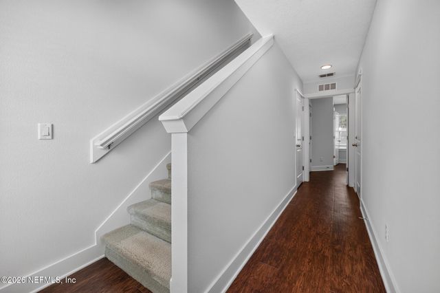 843 3RD Avenue S, Jacksonville Beach, FL 32250
