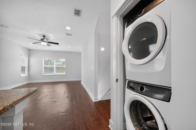 843 3RD Avenue S, Jacksonville Beach, FL 32250