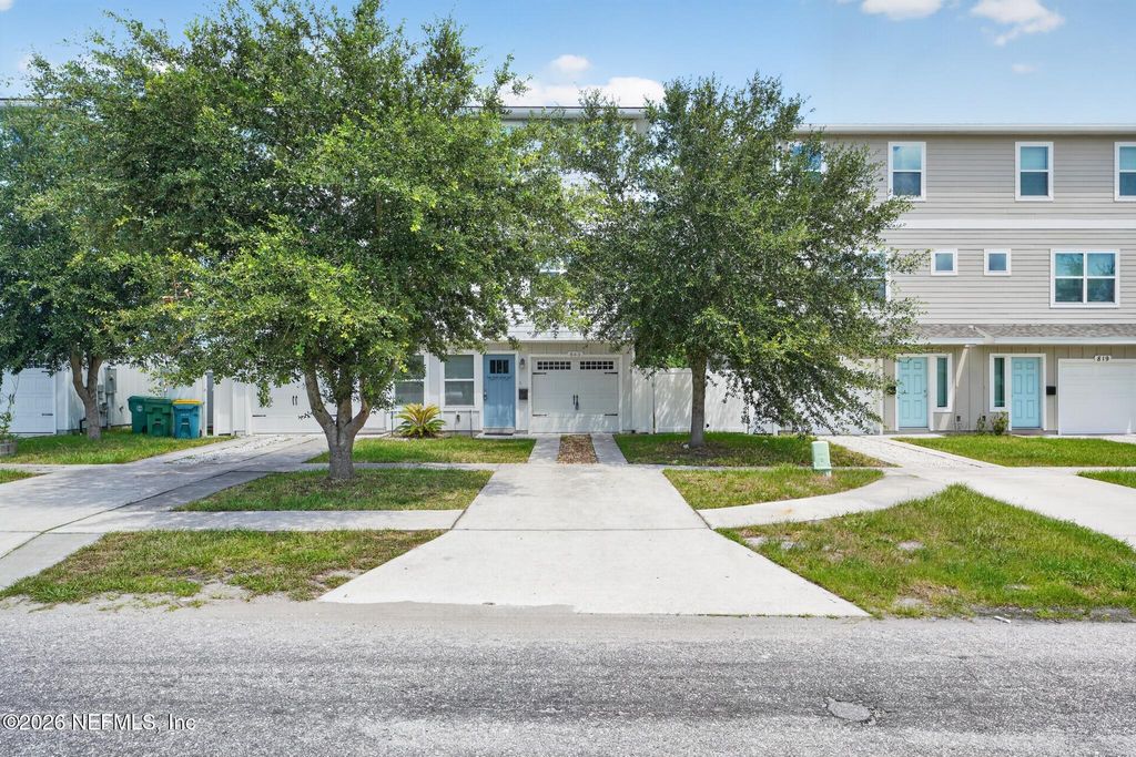 843 3RD Avenue S, Jacksonville Beach, FL 32250