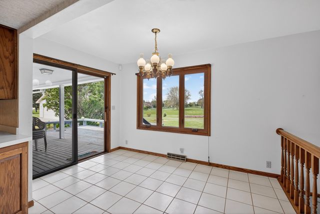 1828 Pinehurst Lane, Waterloo, IA 50701