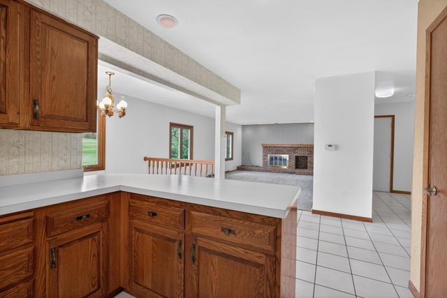 1828 Pinehurst Lane, Waterloo, IA 50701