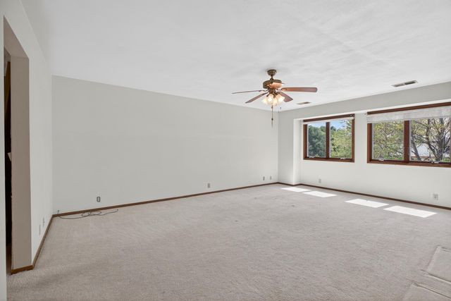 1828 Pinehurst Lane, Waterloo, IA 50701