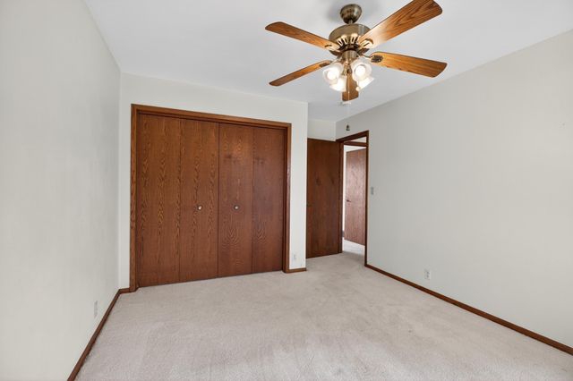 1828 Pinehurst Lane, Waterloo, IA 50701