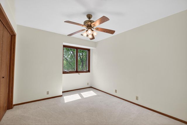 1828 Pinehurst Lane, Waterloo, IA 50701