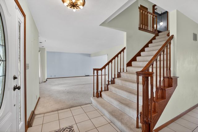 1828 Pinehurst Lane, Waterloo, IA 50701