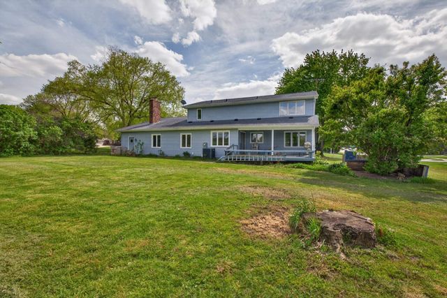 1828 Pinehurst Lane, Waterloo, IA 50701