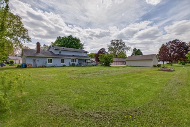 1828 Pinehurst Lane, Waterloo, IA 50701
