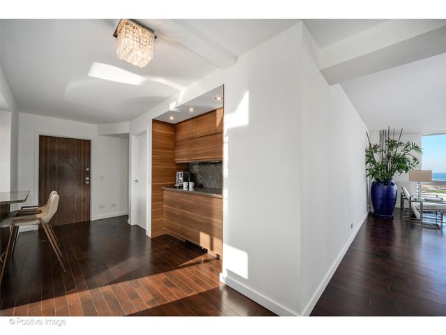 1555 N Dearborn Street 14AB, Chicago, IL 60610