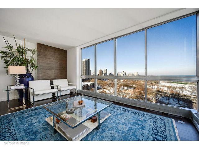 1555 N Dearborn Street 14AB, Chicago, IL 60610