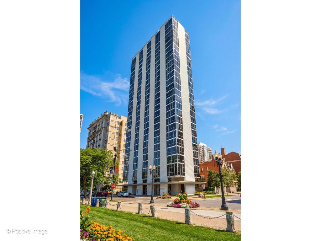 1555 N Dearborn Street 14AB, Chicago, IL 60610