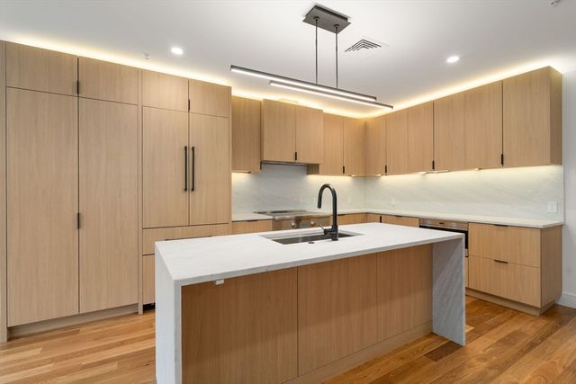 58 Kent U302, Brookline, MA 02445