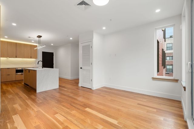 58 Kent U302, Brookline, MA 02445