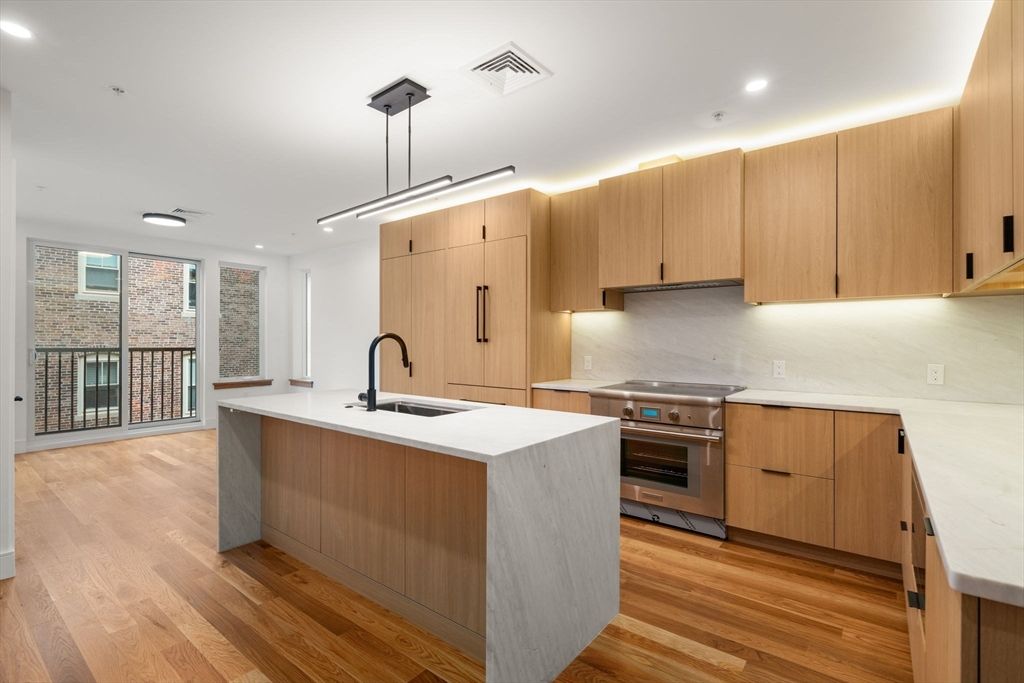 58 Kent U302, Brookline, MA 02445