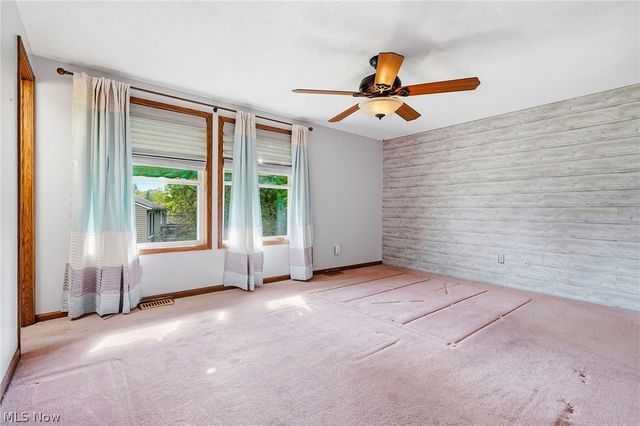 5489 Young Road, Stow, OH 44224