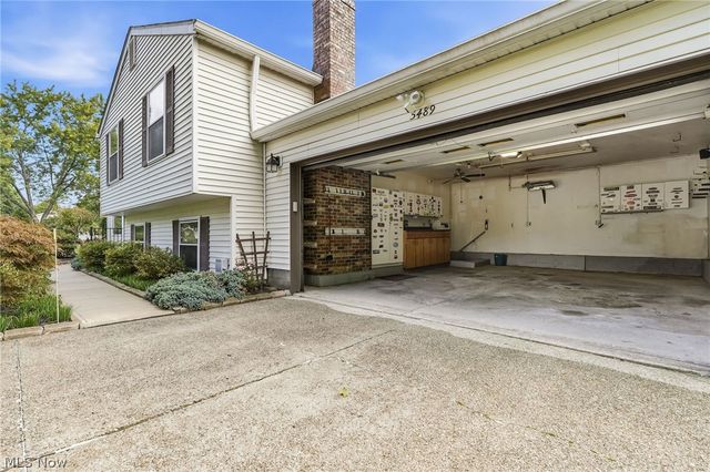 5489 Young Road, Stow, OH 44224