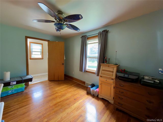 18 Terwilliger Road, Hyde Park, NY 12538