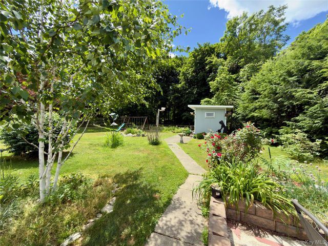 18 Terwilliger Road, Hyde Park, NY 12538