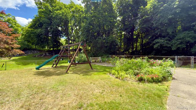 18 Terwilliger Road, Hyde Park, NY 12538