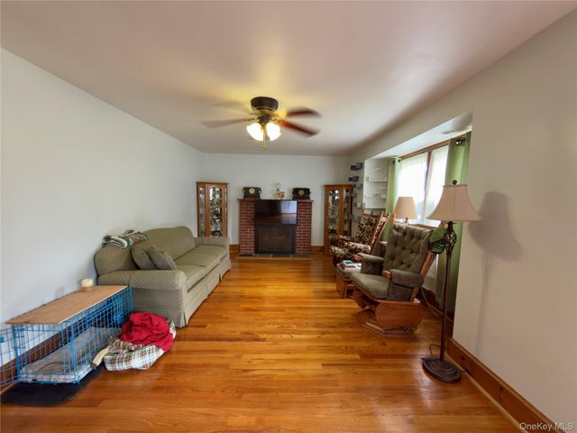 18 Terwilliger Road, Hyde Park, NY 12538