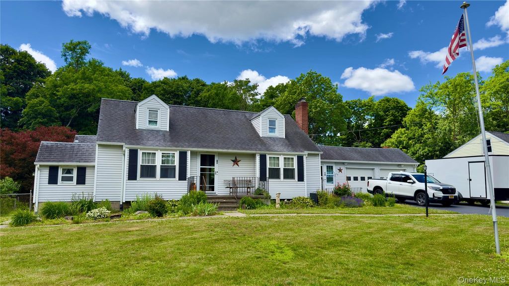 18 Terwilliger Road, Hyde Park, NY 12538