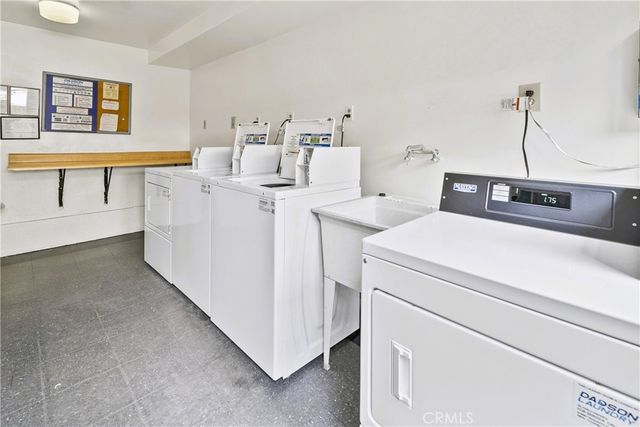 11138 Aqua Vista Street 52, Studio City, CA 91602